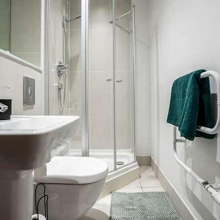 14th Floor 2-bed With Stunning Views Leeds (West Yorkshire)